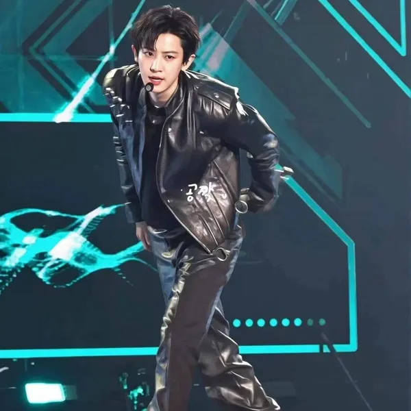 充滿粉絲愛意的燦烈 (EXO)人氣照片