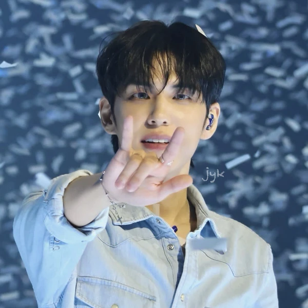 DAY6 ウォンピル ファンダムコミュニティ │ KPOP人気No.1アプリ 最愛ドル