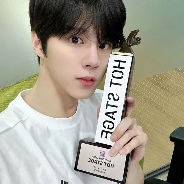 오늘 가장 사랑받은 김우석의 모습