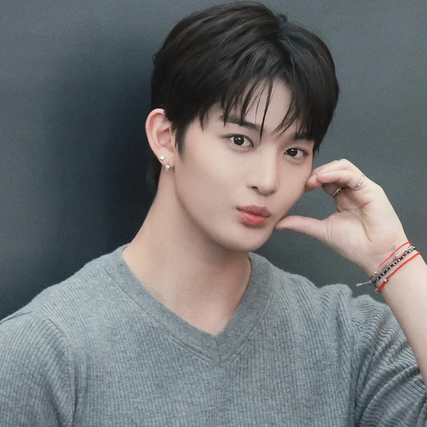Today's Most Loved Bae Jinyoung