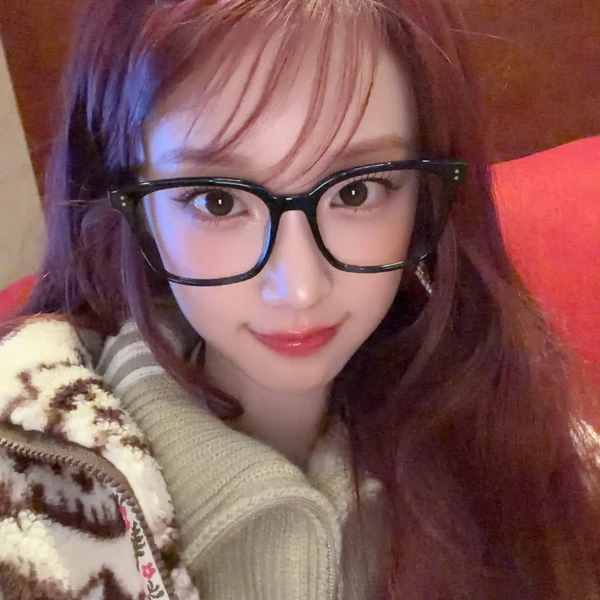 Foto Populer Penuh Cinta untuk Yuqi (i-dle)