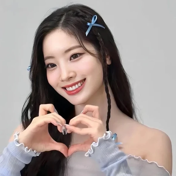 오늘 가장 사랑받은 다현 (TWICE)의 모습