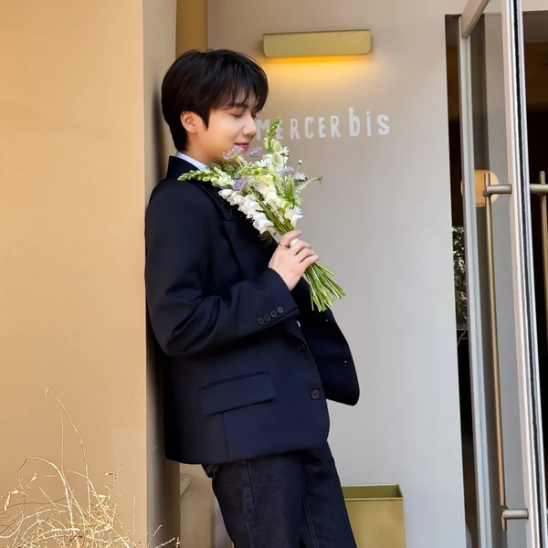 Momen Terbaik Jinho (PENTAGON) Pilihan Penggemar