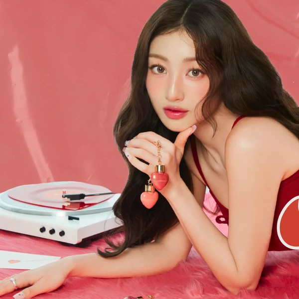 今天最受喜爱的志效 (TWICE)