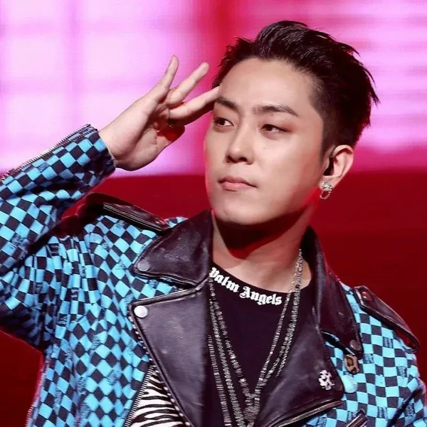 Foto Populer Penuh Cinta untuk Eun Jiwon (SECHSKIES)