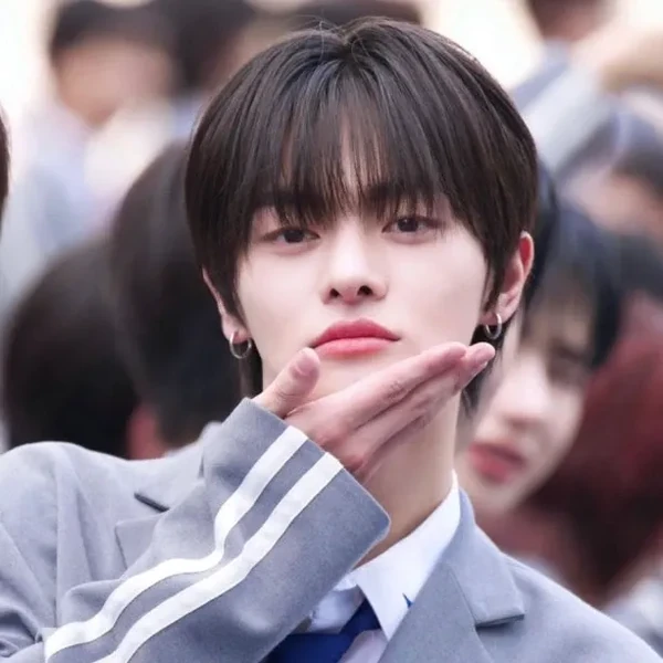 Popular profile picture of Lee Leo (ALPHA DRIVE ONE) loved by fans