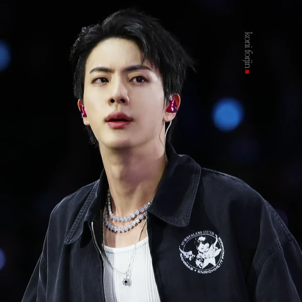 Momen Terbaik Jin (BTS) Pilihan Penggemar