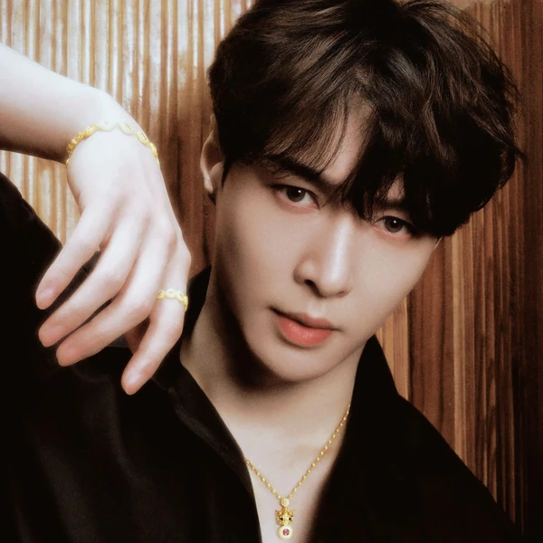今天最受喜爱的Lay (EXO)