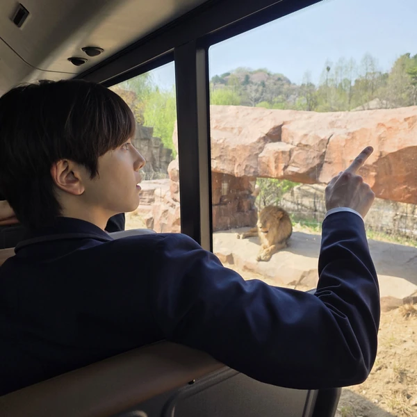 Top Photo Full of Younghoon (THE BOYZ) Love