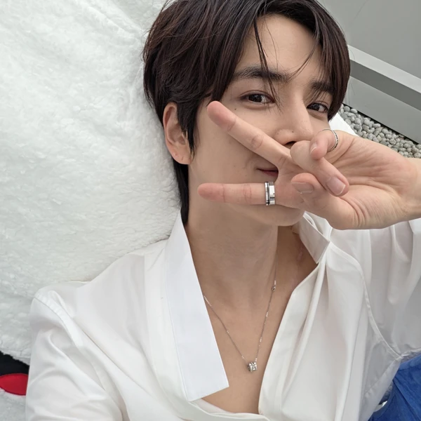 Top Photo Full of Younghoon (THE BOYZ) Love