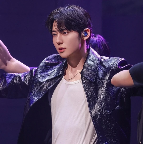 오늘 가장 사랑받은 황민현의 모습