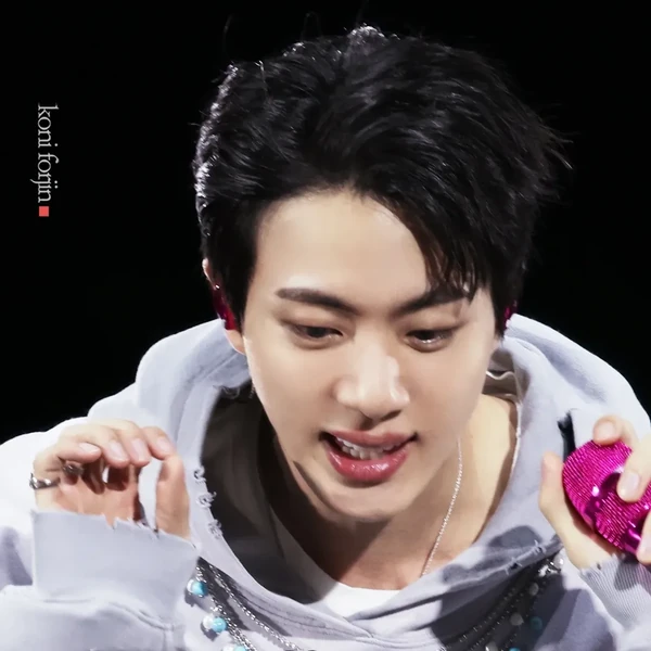 Momen Terbaik Jin (BTS) Pilihan Penggemar