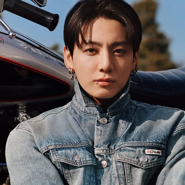 Foto Populer Penuh Cinta untuk Jungkook (BTS)