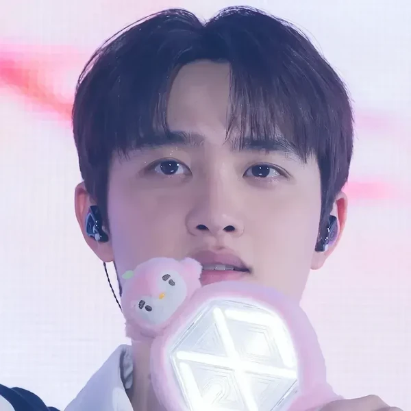 오늘 가장 사랑받은 디오 (EXO)의 모습