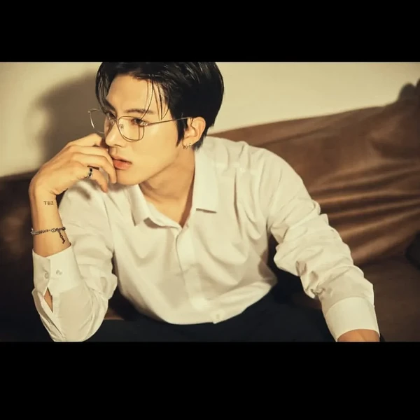 Today's Most Loved Eric (THE BOYZ)