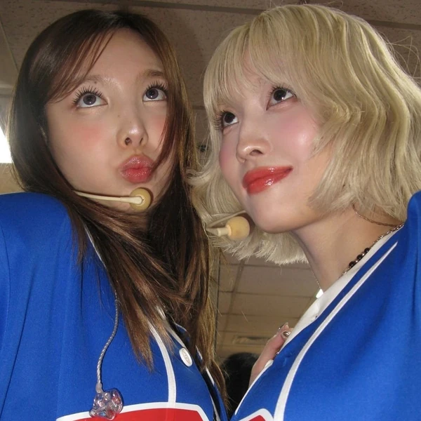 Top Photo Full of Momo (TWICE) Love
