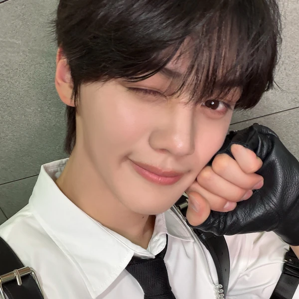 Today's Most Loved Kim Gyuvin (AND2BLE)