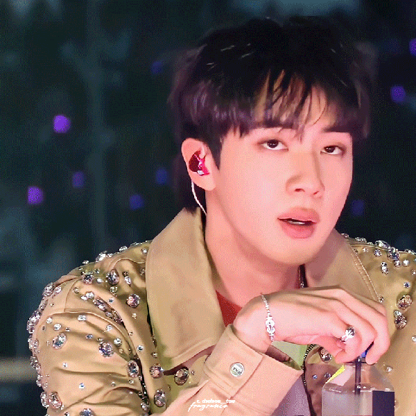 Penampilan Jin (BTS) yang Paling Dicintai Hari Ini
