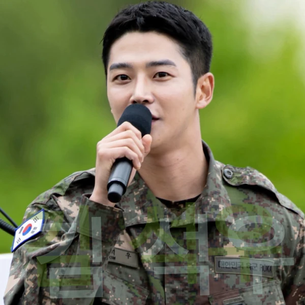오늘 가장 사랑받은 로운의 모습