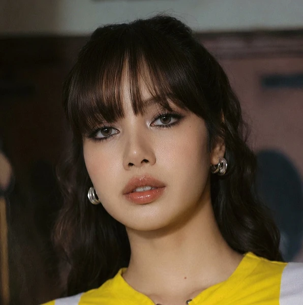 Momen Terbaik Lisa (BLACKPINK) Pilihan Penggemar