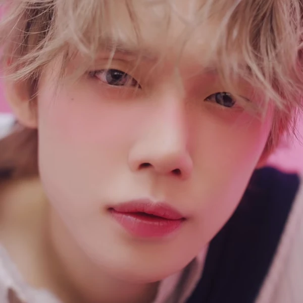 Signature photo of Yeonjun (TOMORROW X TOGETHER) capturing their charm