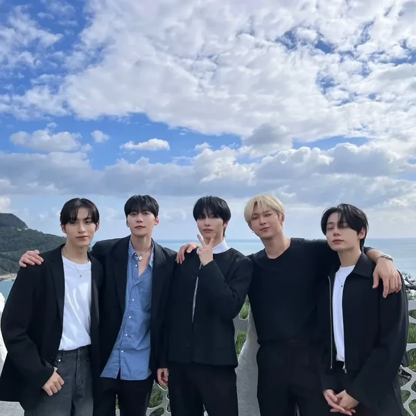 Today's Most Loved Seoho (ONEUS)