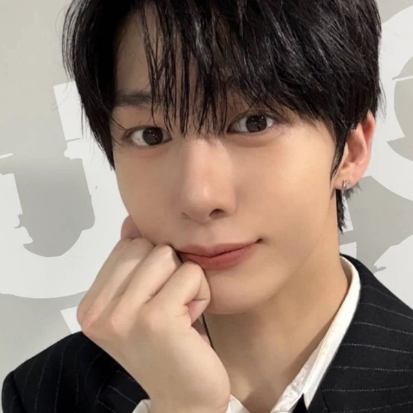 Foto Populer Penuh Cinta untuk Hyungwon (MONSTA X)