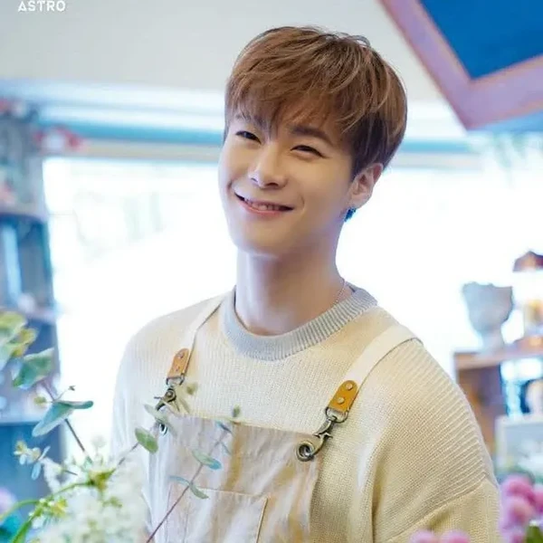 Today's Most Loved Moonbin (ASTRO)