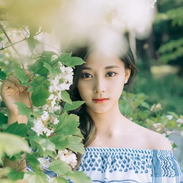 Foto Populer Penuh Cinta untuk Tzuyu (TWICE)