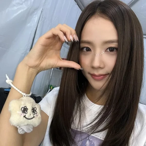 Momen Terbaik Jisoo (BLACKPINK) Pilihan Penggemar
