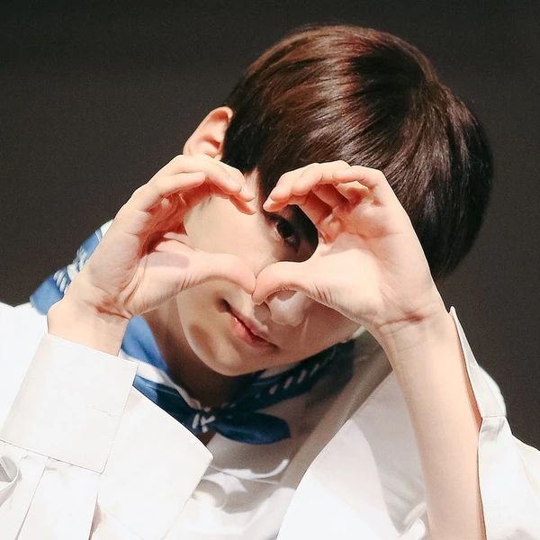 Top Photo Full of Lee Know (Stray Kids) Love