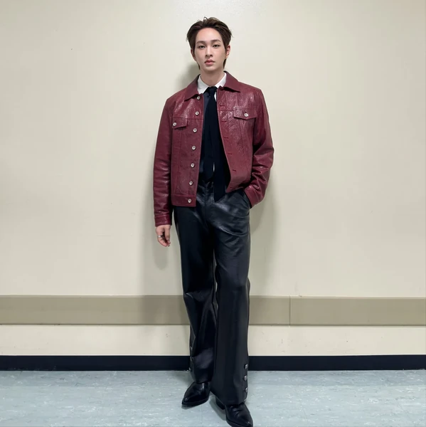 Today's Most Loved Onew (SHINee)