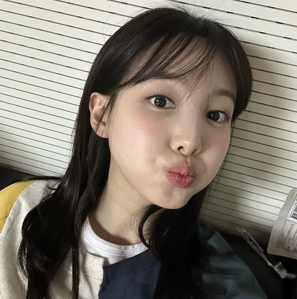 Today's Most Loved Nayeon (TWICE)