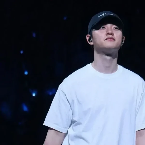 오늘 가장 사랑받은 디오 (EXO)의 모습