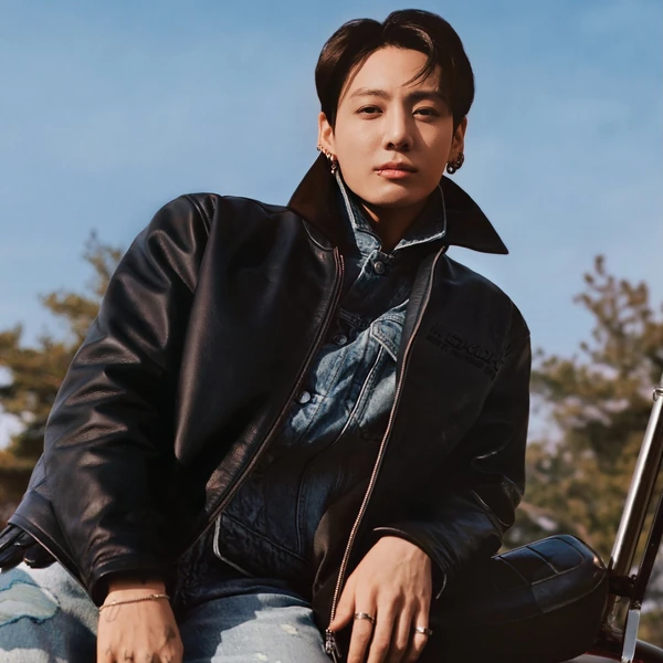 Foto Populer Penuh Cinta untuk Jungkook (BTS)
