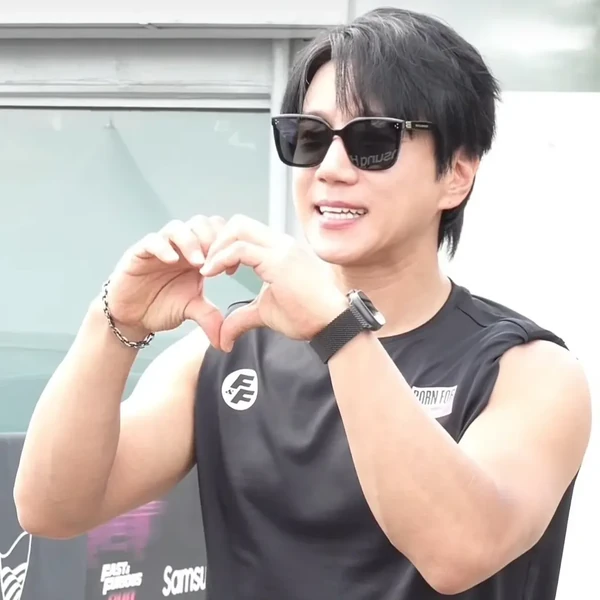 Today's Most Loved Hwang Chiyeol