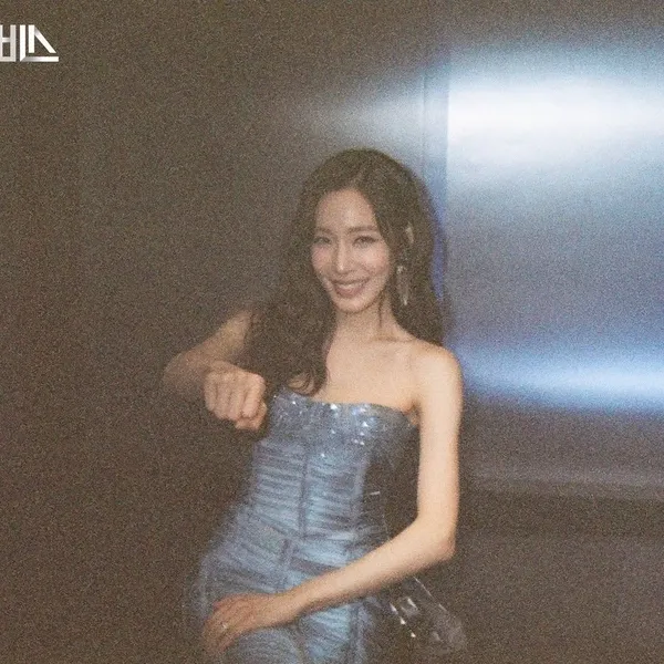 Top Photo Full of Tiffany Young (Girls' Generation) Love