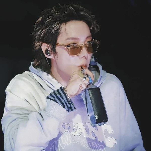 제이홉 (방탄소년단) 팬심 가득한 인기 사진