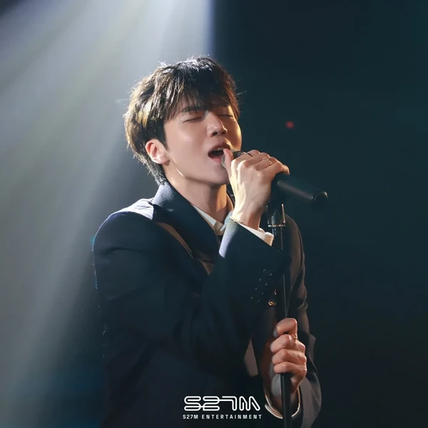 오늘 가장 사랑받은 진호 (펜타곤)의 모습