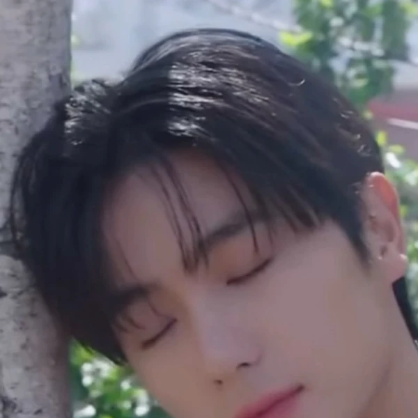 Momen Terbaik Hyunjae (THE BOYZ) Pilihan Penggemar
