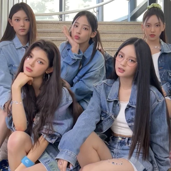 Top Photo Full of NewJeans Love