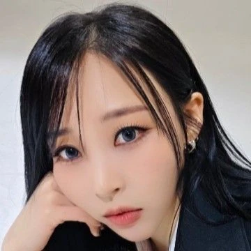 오늘 가장 사랑받은 문별 (마마무)의 모습