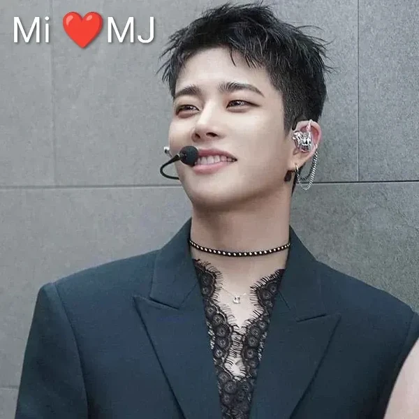 Signature photo of MJ (ASTRO) capturing their charm