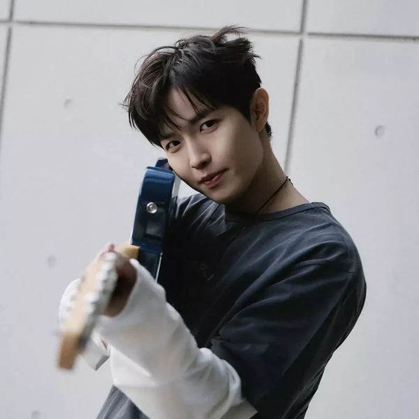 Most popular banner post of Kim Jaehwan in the community