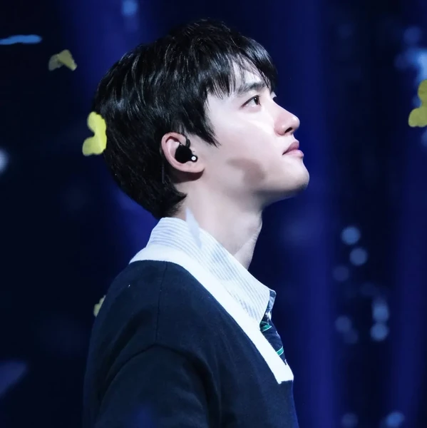 오늘 가장 사랑받은 디오 (EXO)의 모습