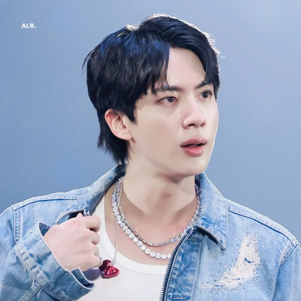 Foto Populer Penuh Cinta untuk Jin (BTS)