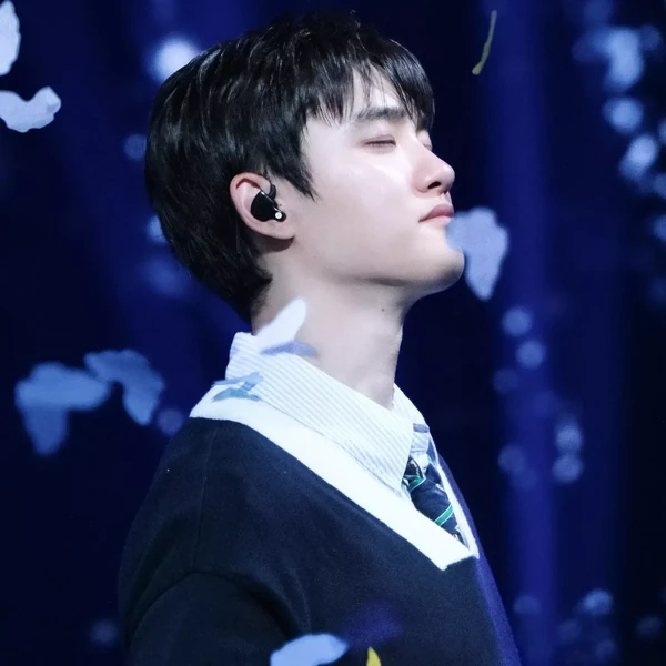 오늘 가장 사랑받은 디오 (EXO)의 모습