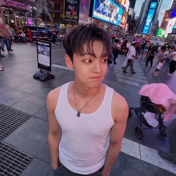 Top Photo Full of Chan (A.C.E) Love