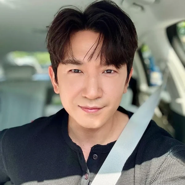 Popular profile picture of Lee Minwoo (SHINHWA) loved by fans