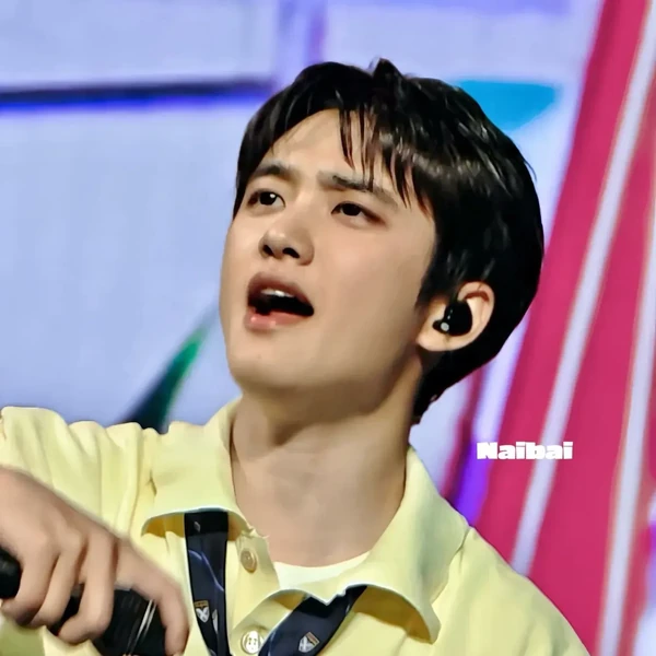 오늘 가장 사랑받은 디오 (EXO)의 모습